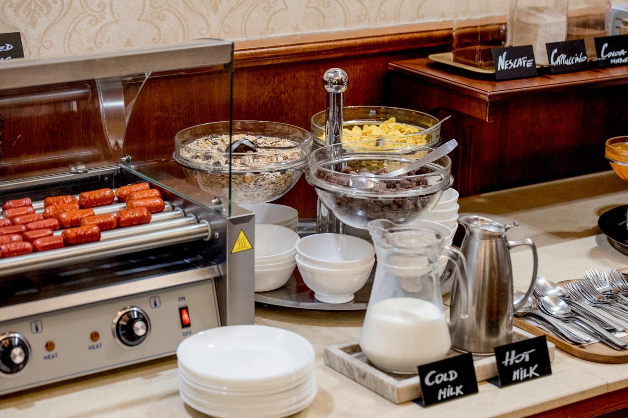 Gold Hotel Budapest Bagian luar foto
